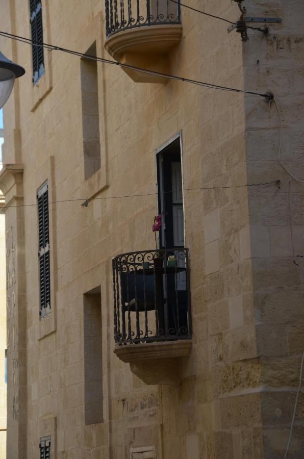 Casa Lapira Valletta